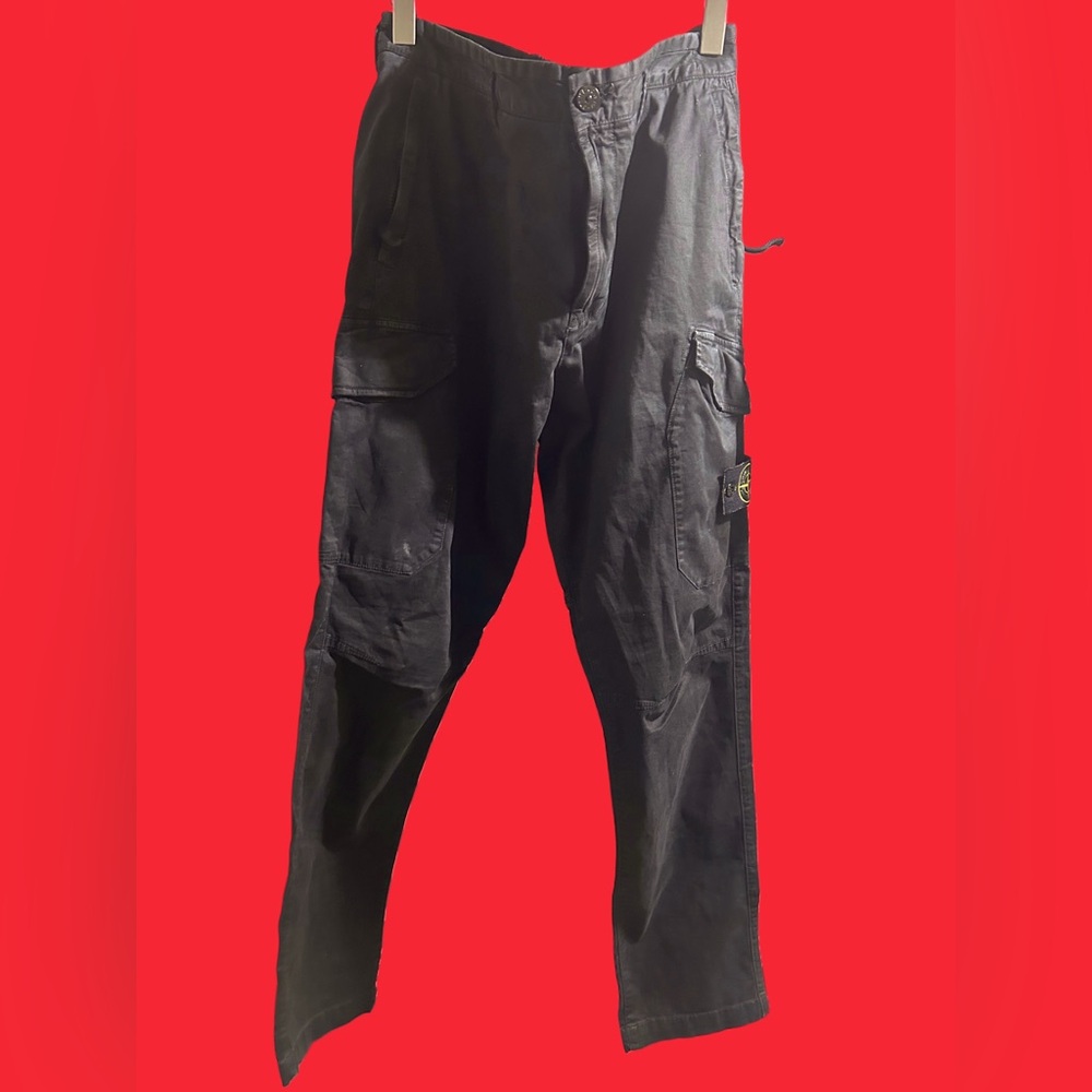 Stone island 
Black cargo pants
Size 34
Slim fit